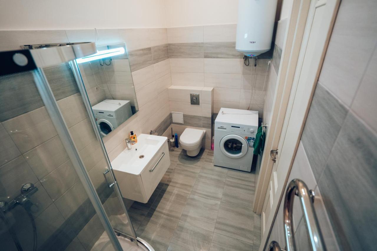 Wonderful Flat On City Center Oujhorod Extérieur photo